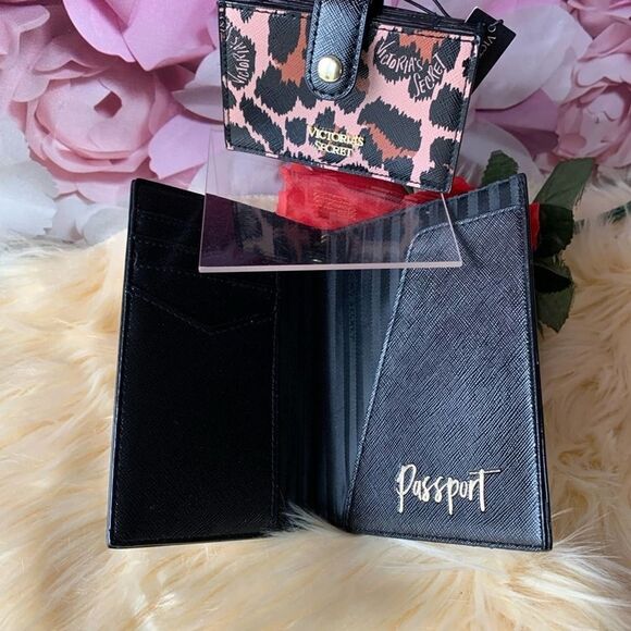 Victoria’s Secret Passport & Five Slot Credit Card Holder - Picture 4 of 9